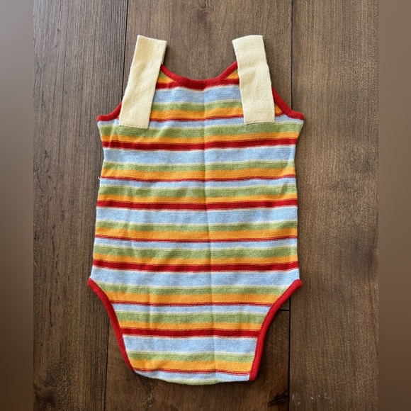 Tane Organics Unisex Infant Onesie. Knit, light sweater material. Snap crotch. - Picture 2 of 4